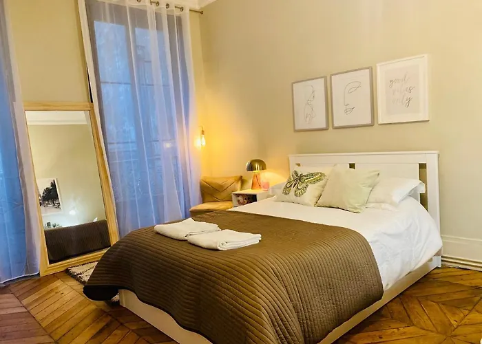 Pompidou Centre Homestay *