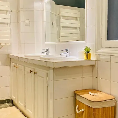 בית אירוח Pompidou Centre פריז